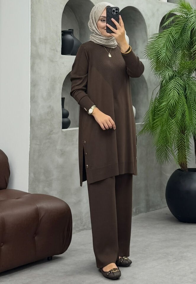 Mia Düğmeli Merserize Takım Kahverengi